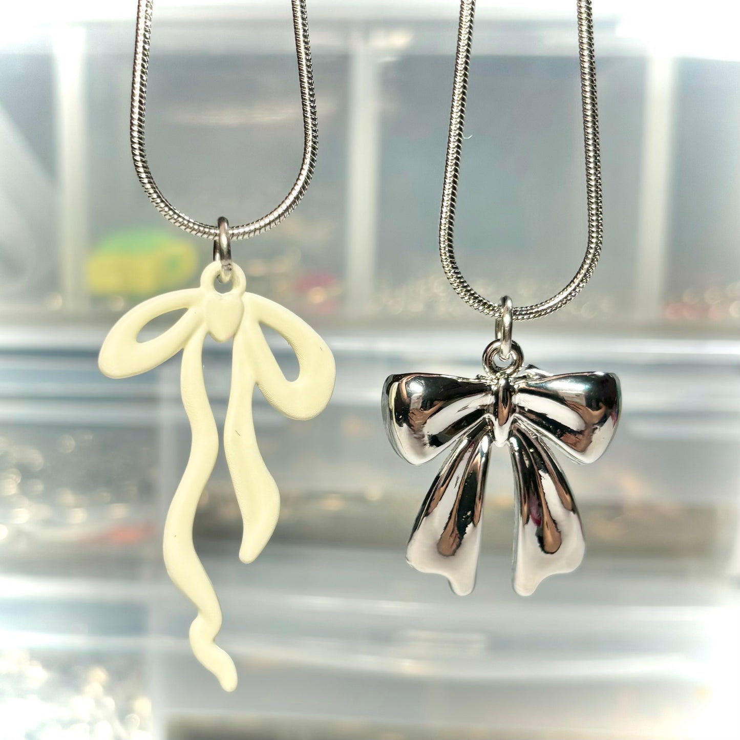 Bow Necklace